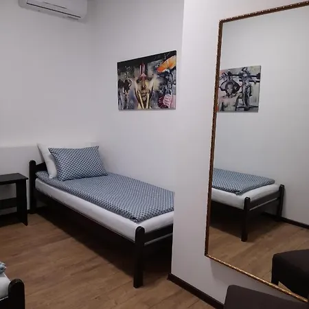 Budget Artistika, 3 Bedrooms And 2 Full Bathrooms Apartamento