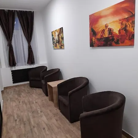 Budget Artistika, 3 Bedrooms And 2 Full Bathrooms * Belgrado