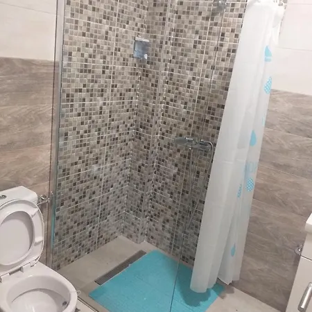 Budget Artistika, 3 Bedrooms And 2 Full Bathrooms * Belgrado